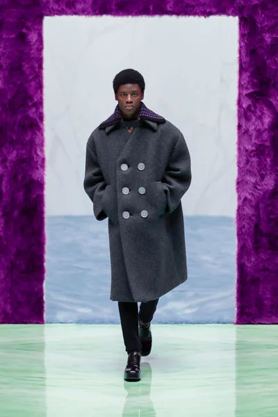 Look 15